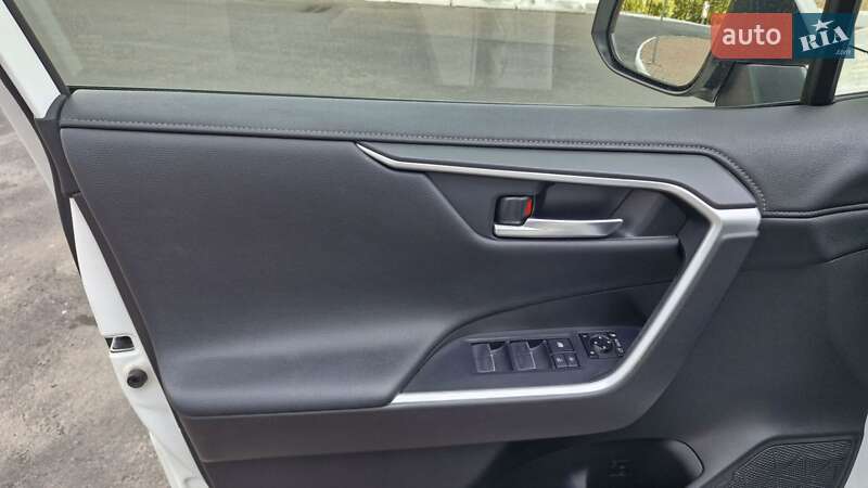 Внедорожник / Кроссовер Toyota RAV4 2020 в Одессе фото 18 Внедорожник / Кроссовер Toyota RAV4 2020 в Одессе