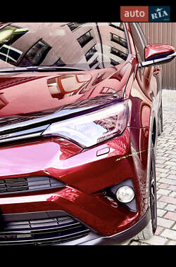 Внедорожник / Кроссовер Toyota RAV4 2017 в Коломые
