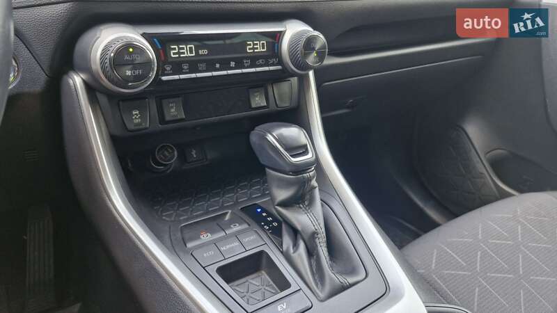 Внедорожник / Кроссовер Toyota RAV4 2020 в Одессе фото 3 Внедорожник / Кроссовер Toyota RAV4 2020 в Одессе