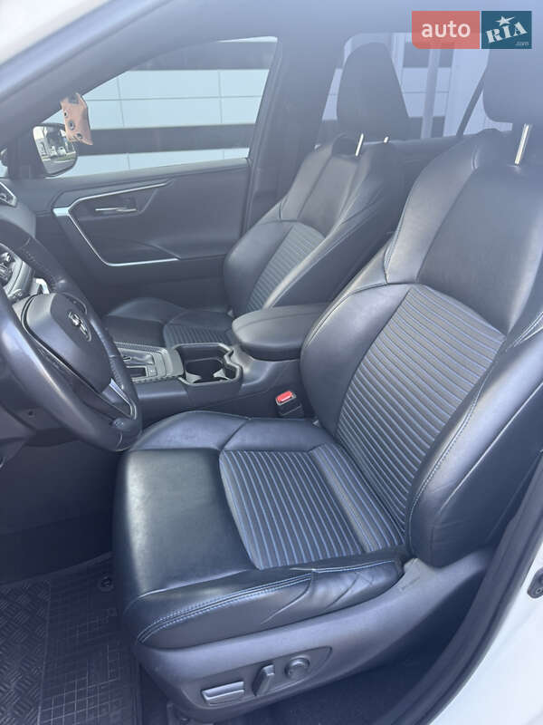 Позашляховик / Кросовер Toyota RAV4 2019 в Одесі