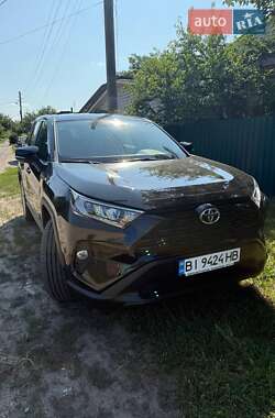 Внедорожник / Кроссовер Toyota RAV4 2021 в Миргороде