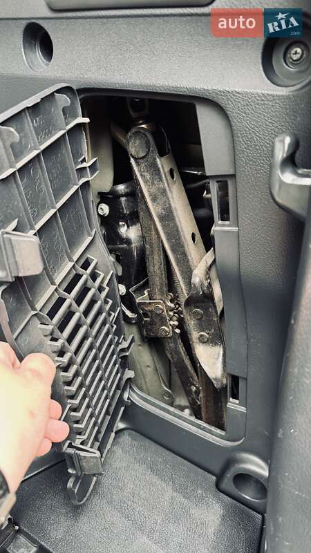 Позашляховик / Кросовер Toyota RAV4 2007 в Києві фото 46 Позашляховик / Кросовер Toyota RAV4 2007 в Києві