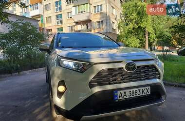 Позашляховик / Кросовер Toyota RAV4 2019 в Києві