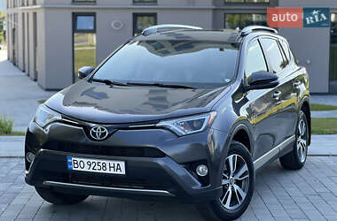 Внедорожник / Кроссовер Toyota RAV4 2016 в Львове