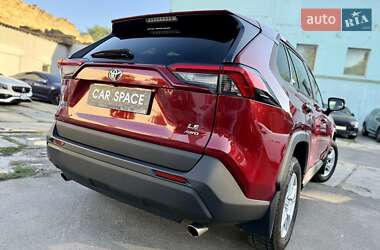 Внедорожник / Кроссовер Toyota RAV4 2019 в 