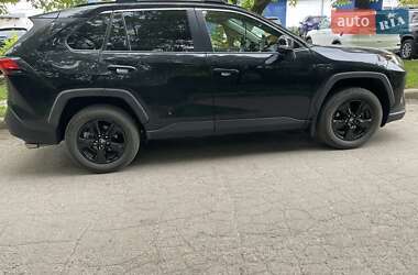 Позашляховик / Кросовер Toyota RAV4 2020 в Полтаві