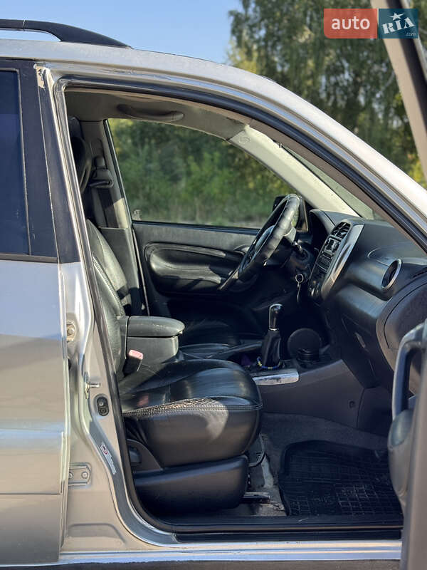 Позашляховик / Кросовер Toyota RAV4 2005 в Деражні