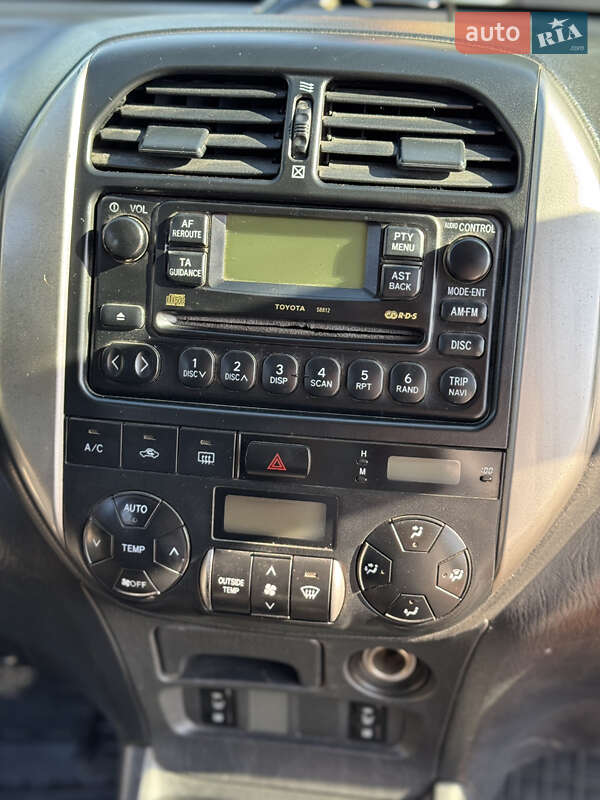 Позашляховик / Кросовер Toyota RAV4 2005 в Деражні