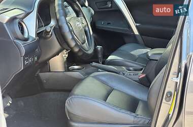 Внедорожник / Кроссовер Toyota RAV4 2013 в 