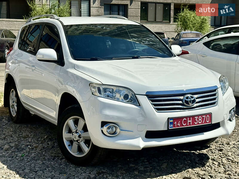 Toyota RAV4 2011