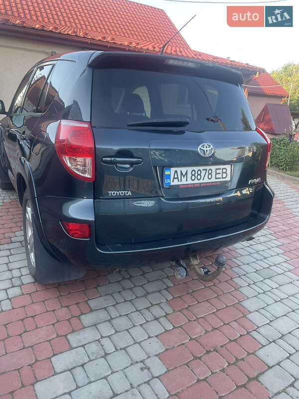 Позашляховик / Кросовер Toyota RAV4 2008 в Коростишеві
