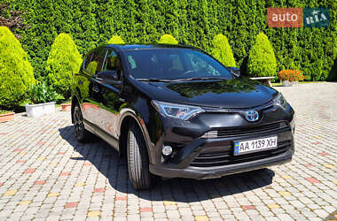Внедорожник / Кроссовер Toyota RAV4 2018 в Киеве