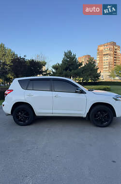 Внедорожник / Кроссовер Toyota RAV4 2012 в 