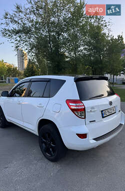 Внедорожник / Кроссовер Toyota RAV4 2012 в 