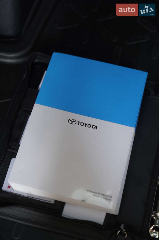 Позашляховик / Кросовер Toyota RAV4 2021 в Києві