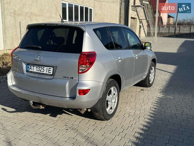 Внедорожник / Кроссовер Toyota RAV4 2008 в Косове