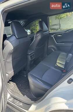 Внедорожник / Кроссовер Toyota RAV4 2022 в 