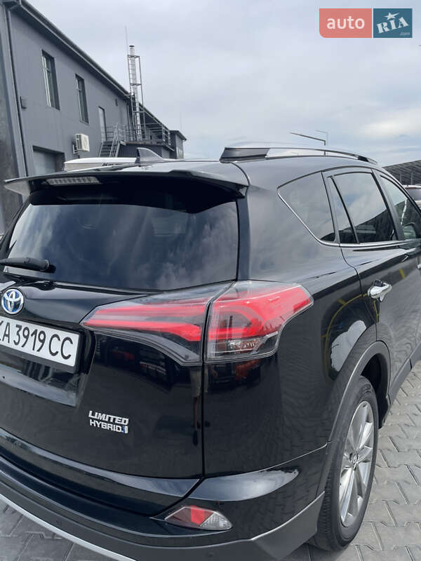 Позашляховик / Кросовер Toyota RAV4 2017 в Києві