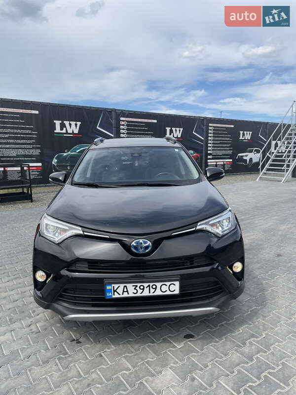Позашляховик / Кросовер Toyota RAV4 2017 в Києві