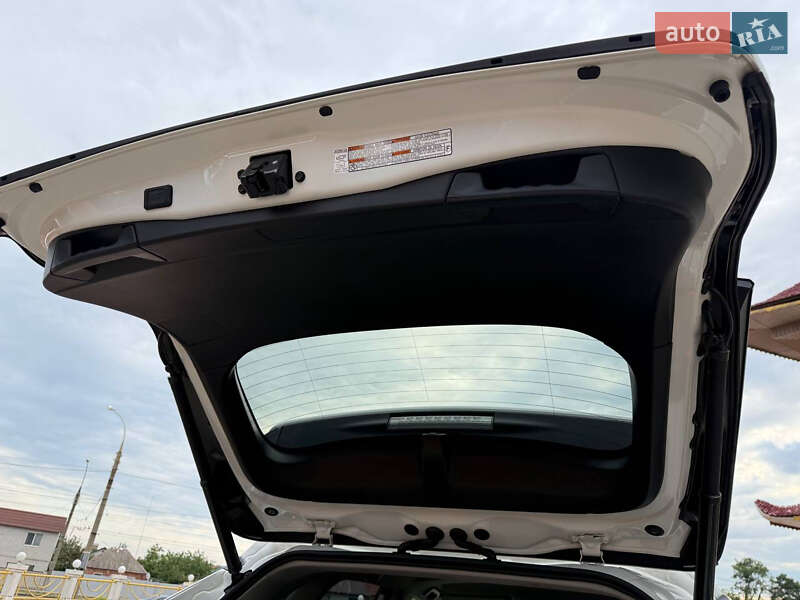 Позашляховик / Кросовер Toyota RAV4 2022 в Харкові