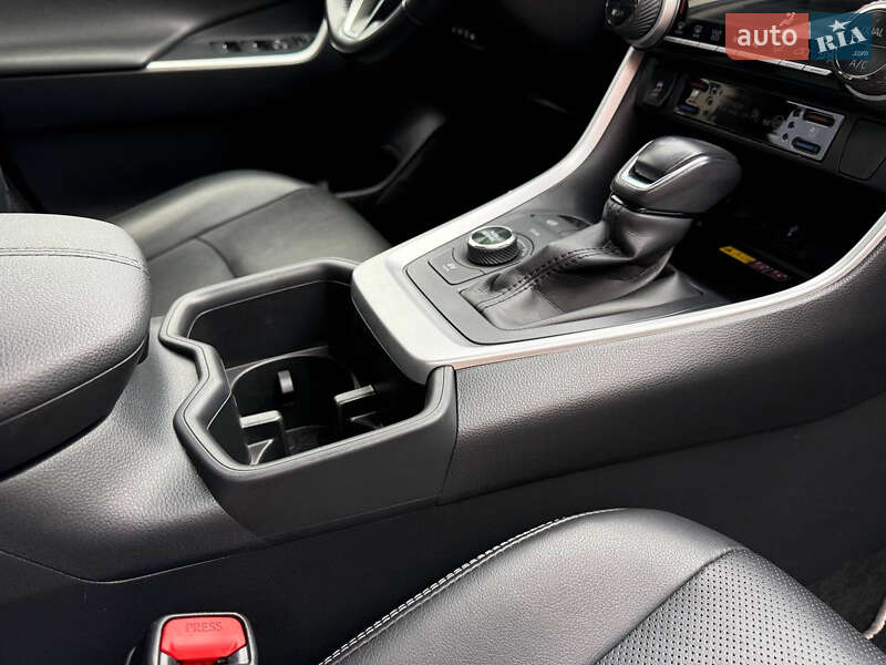 Позашляховик / Кросовер Toyota RAV4 2022 в Харкові