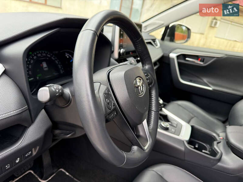 Позашляховик / Кросовер Toyota RAV4 2022 в Харкові