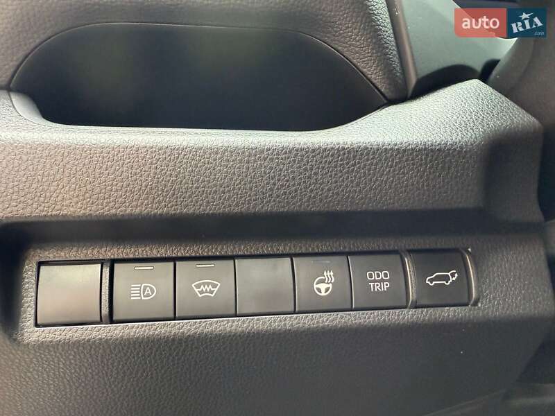 Позашляховик / Кросовер Toyota RAV4 2023 в Черкасах
