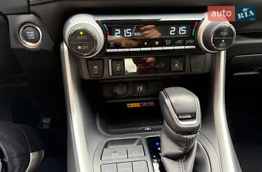 Внедорожник / Кроссовер Toyota RAV4 2023 в 