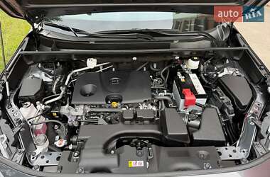 Внедорожник / Кроссовер Toyota RAV4 2023 в 