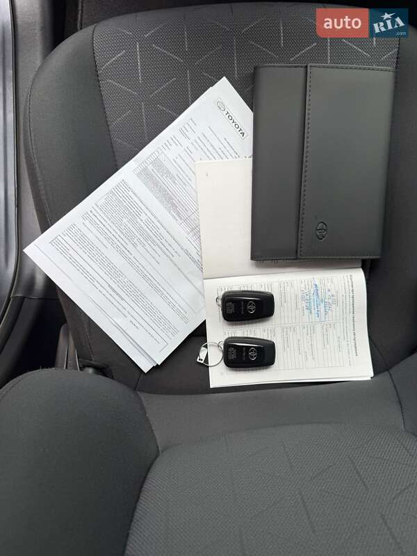 Позашляховик / Кросовер Toyota RAV4 2023 в Черкасах