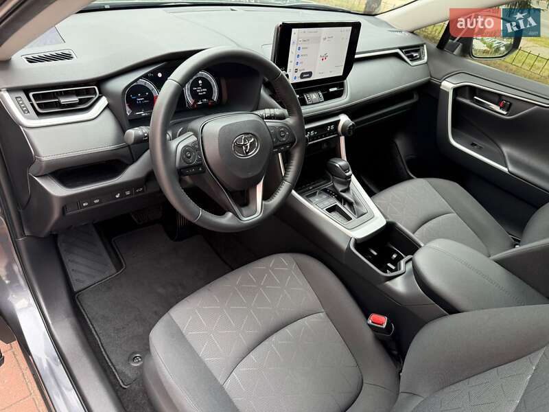 Позашляховик / Кросовер Toyota RAV4 2023 в Черкасах