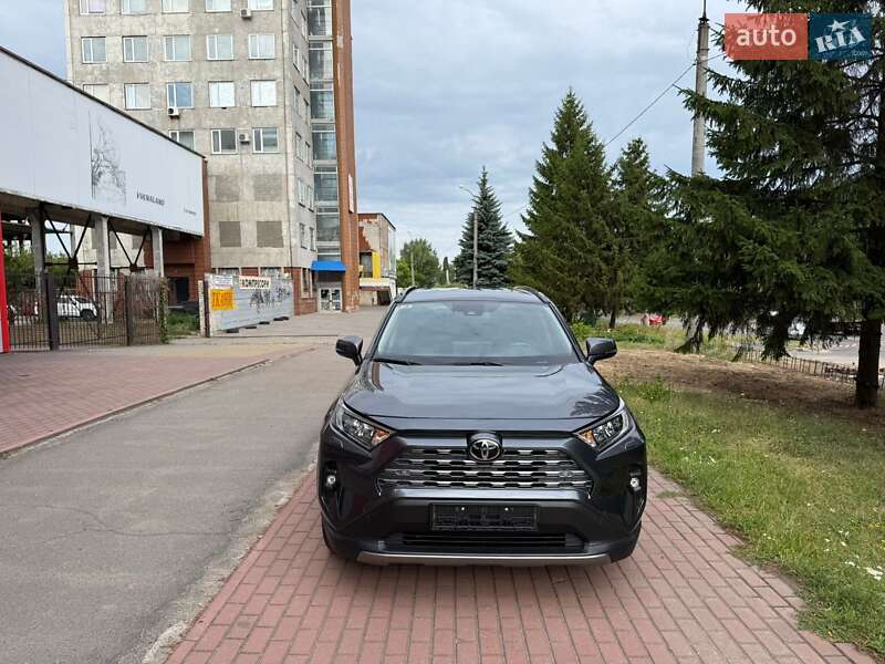Позашляховик / Кросовер Toyota RAV4 2023 в Черкасах
