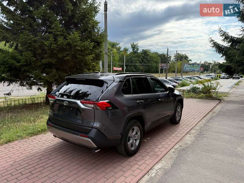 Позашляховик / Кросовер Toyota RAV4 2023 в Черкасах