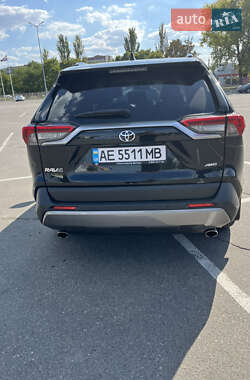Позашляховик / Кросовер Toyota RAV4 2020 в Дніпрі