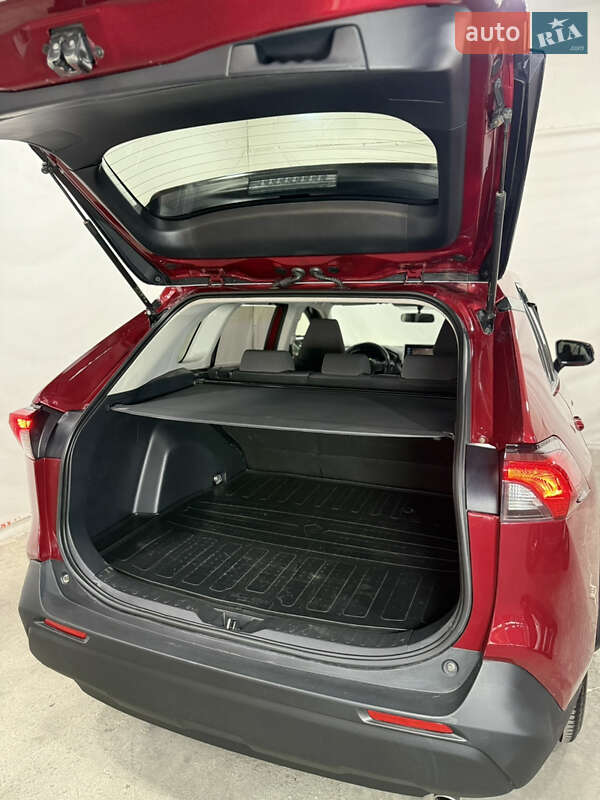 Позашляховик / Кросовер Toyota RAV4 2019 в Одесі фото 33 Позашляховик / Кросовер Toyota RAV4 2019 в Одесі