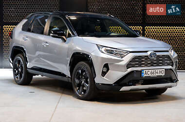 Внедорожник / Кроссовер Toyota RAV4 2020 в 