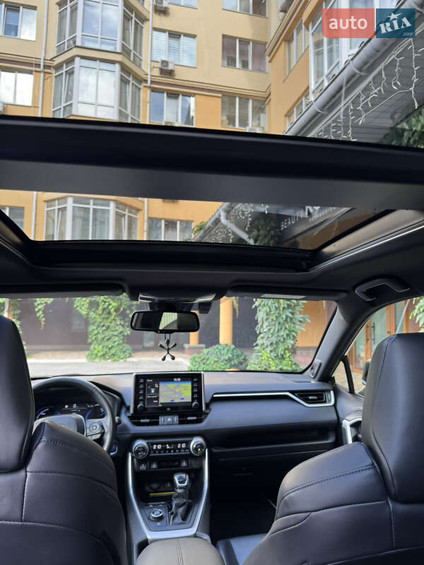Позашляховик / Кросовер Toyota RAV4 2020 в Києві
