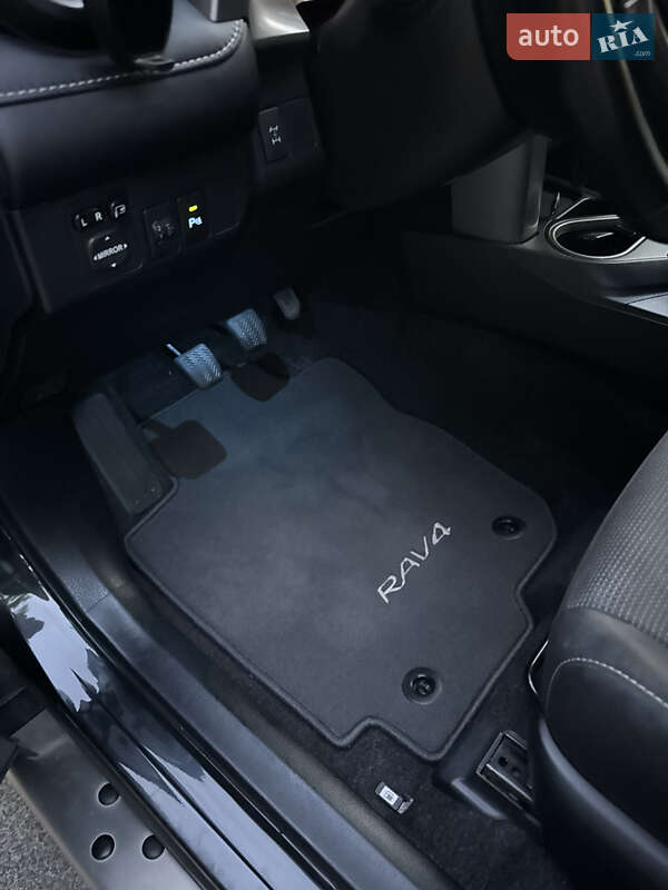 Внедорожник / Кроссовер Toyota RAV4 2017 в Львове фото 12 Внедорожник / Кроссовер Toyota RAV4 2017 в Львове