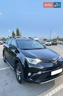 Позашляховик / Кросовер Toyota RAV4 2017 в Львові