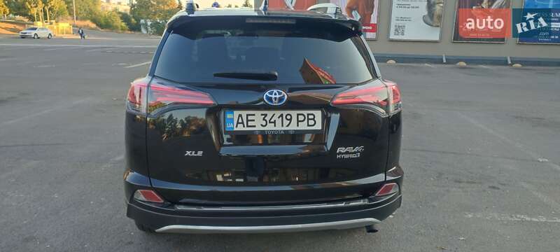 Позашляховик / Кросовер Toyota RAV4 2017 в Дніпрі