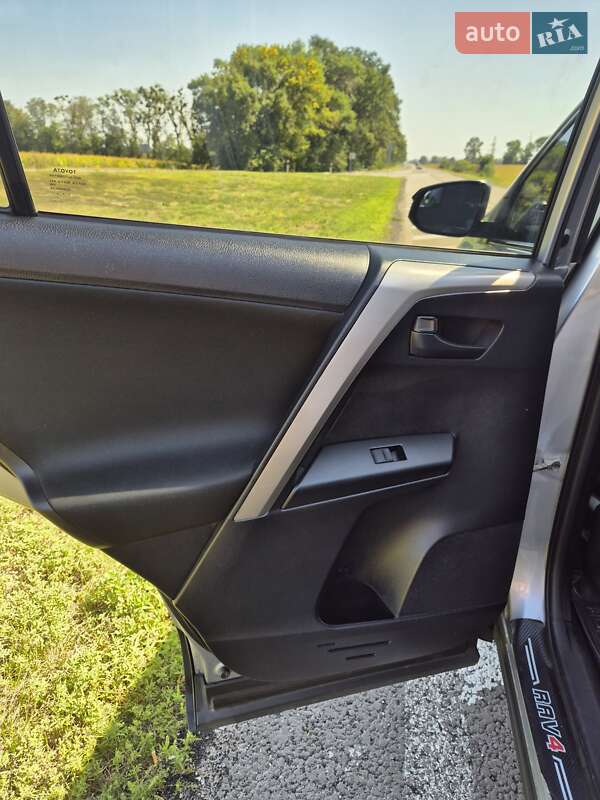 Позашляховик / Кросовер Toyota RAV4 2017 в Черкасах