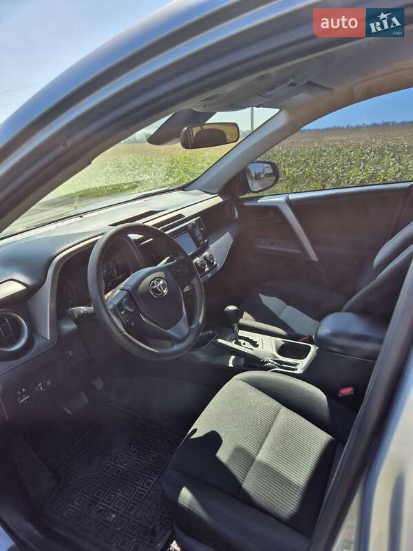 Позашляховик / Кросовер Toyota RAV4 2017 в Черкасах