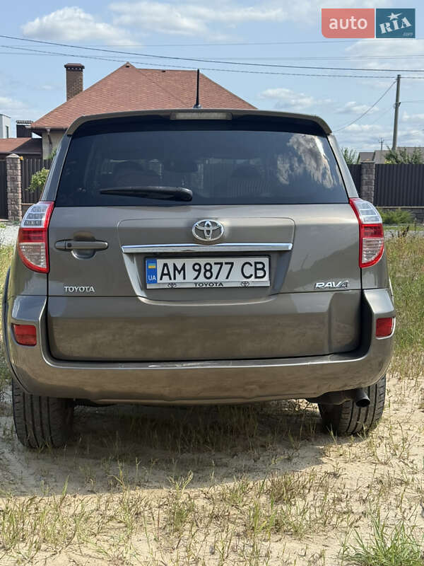 Внедорожник / Кроссовер Toyota RAV4 2012 в Житомире