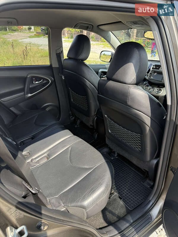 Внедорожник / Кроссовер Toyota RAV4 2012 в Житомире