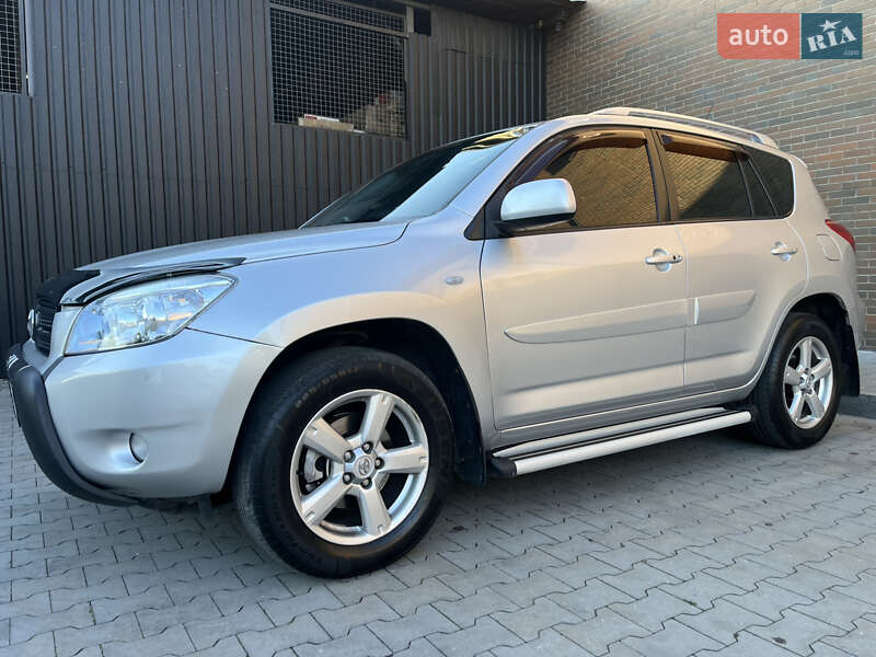 Внедорожник / Кроссовер Toyota RAV4 2007 в Казатине