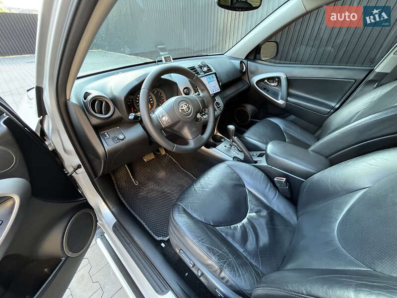 Внедорожник / Кроссовер Toyota RAV4 2007 в Казатине