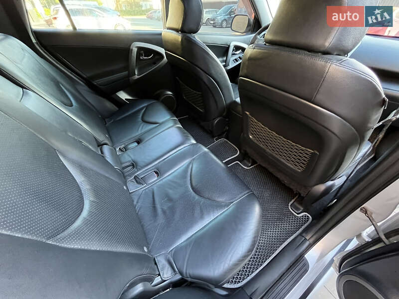 Внедорожник / Кроссовер Toyota RAV4 2007 в Казатине