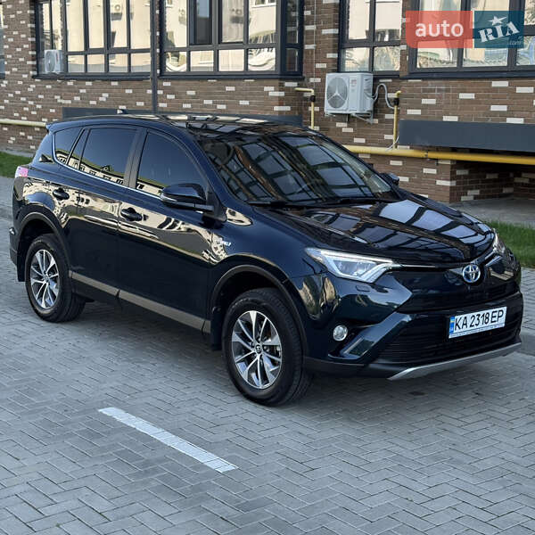 Внедорожник / Кроссовер Toyota RAV4 2017 в Житомире
