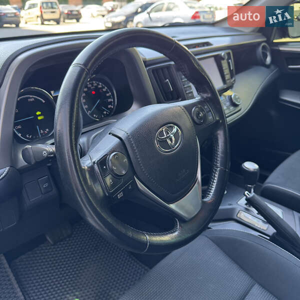 Внедорожник / Кроссовер Toyota RAV4 2017 в Житомире