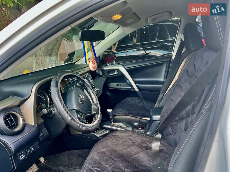Позашляховик / Кросовер Toyota RAV4 2013 в Києві